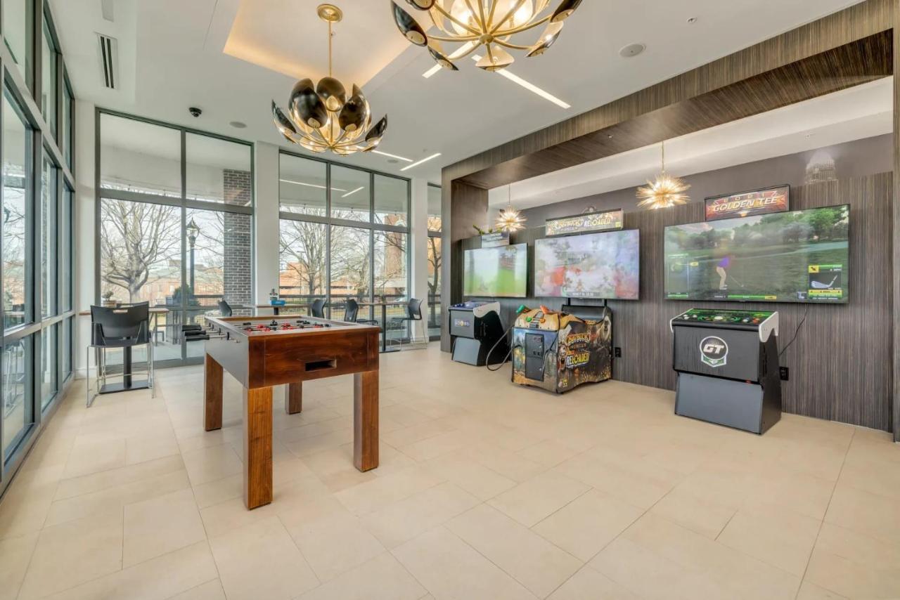 Premium Apartments And Studios At Midtown 205 In Шарлът Екстериор снимка