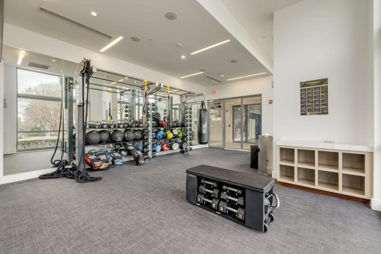 Premium Apartments And Studios At Midtown 205 In Шарлът Екстериор снимка