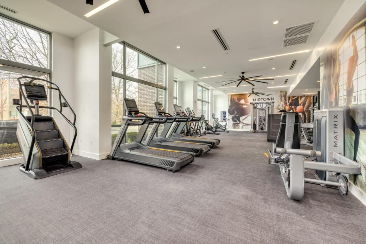Premium Apartments And Studios At Midtown 205 In Шарлът Екстериор снимка