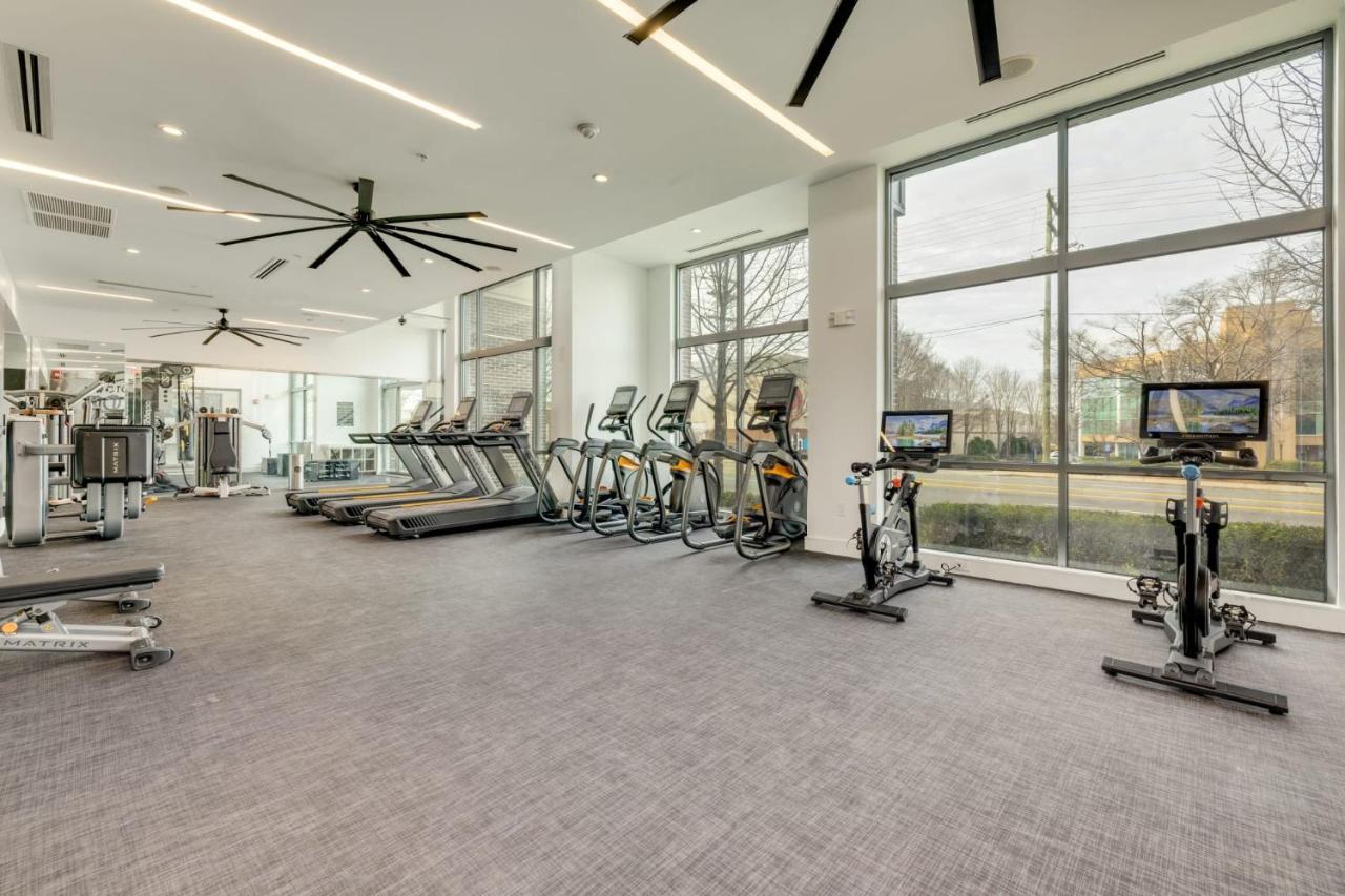 Premium Apartments And Studios At Midtown 205 In Шарлът Екстериор снимка